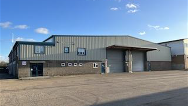 Warehouse To Let in Romsey