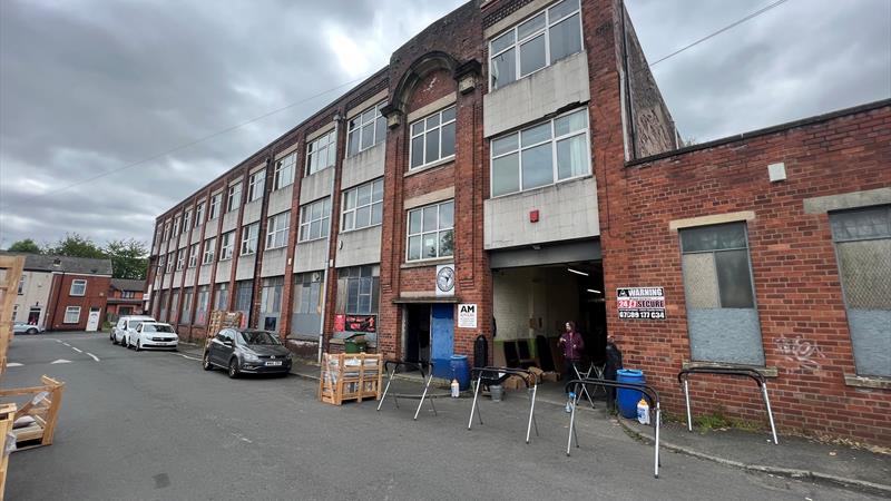 Warehouse To Let in Radcliffe