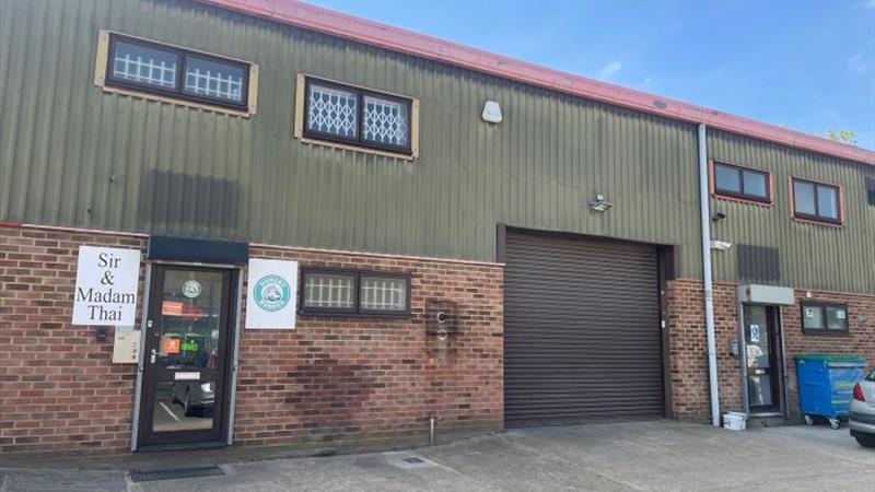 Fully Fitted Commercial Kitchen To Let in Woking