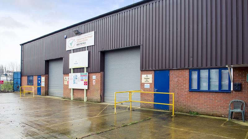 Commercial Units / Workshops / Storage To Let in Northampton