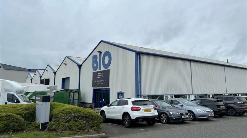 Modern Warehouse / Industrial Unit To Let in Heywood