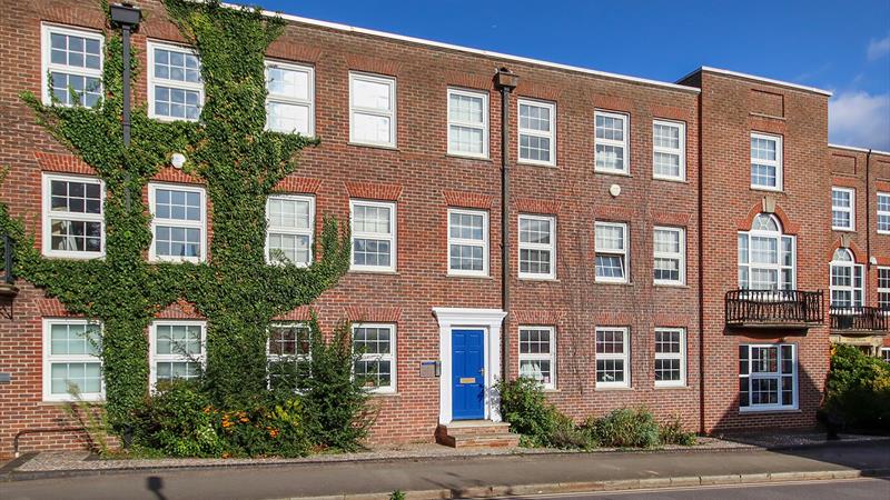 Class E Offices To Let in Farnham