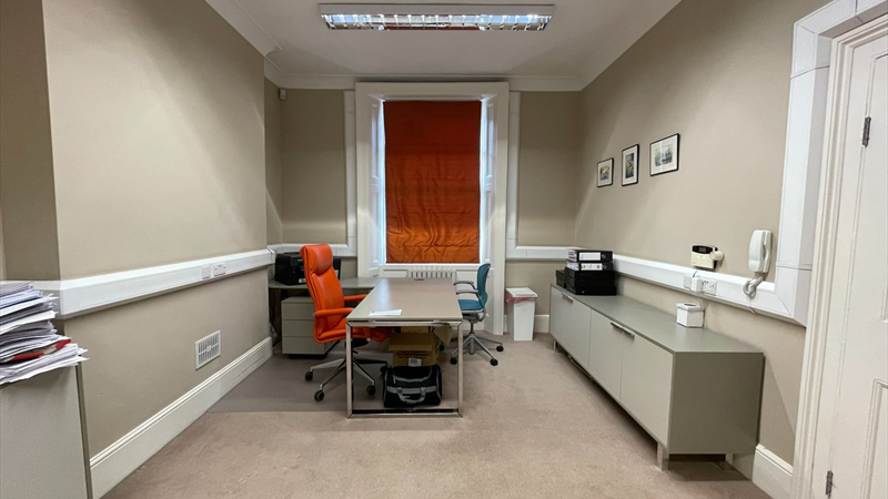 Ground Floor Office To Let in Westminster
