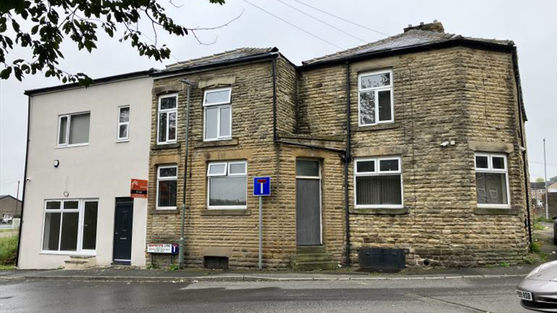 High Yielding Mixed Use Investment For Sale in Dewsbury