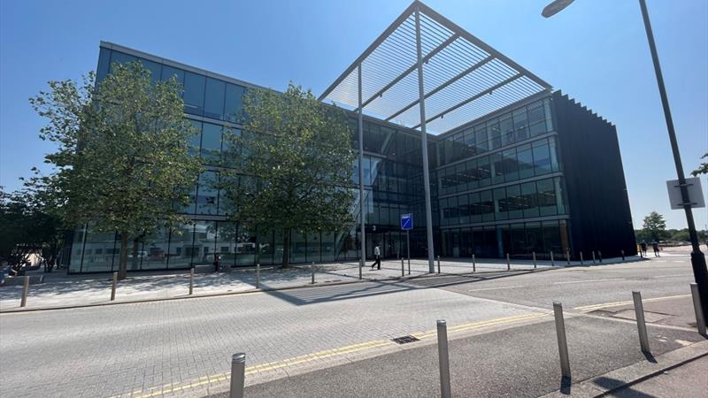 office to let Gatwick