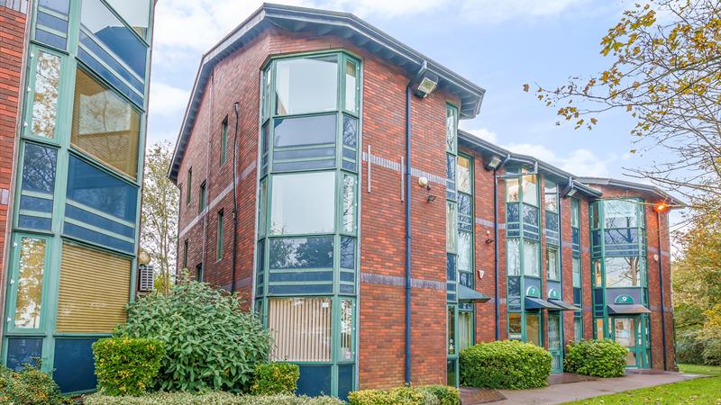Office Building in Mill Hill, London To Let