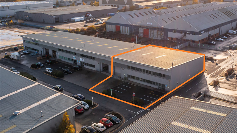 Industrial Warehouse Facility To Let in Manchester