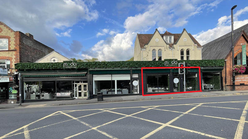 Retail / Class E Unit To Let in Caterham