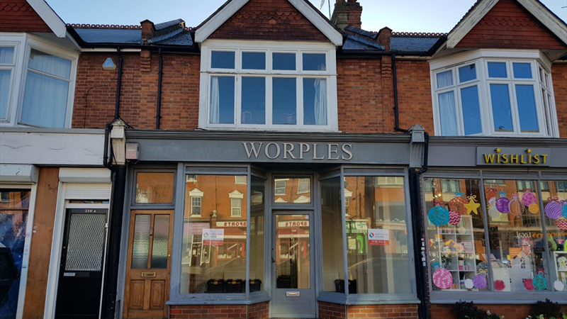 Retail Unit With Flat Above For Sale in Raynes Park
