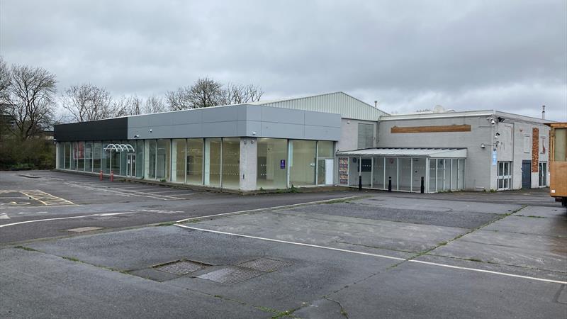 Vehicle Dealership / Light Industrial / Warehouse To Let in Brislington