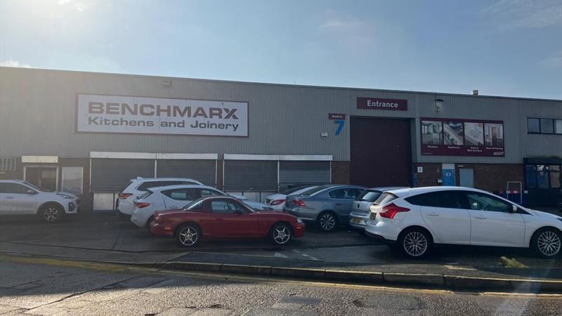 Prominent Trade Counter Unit To Let in Crayford