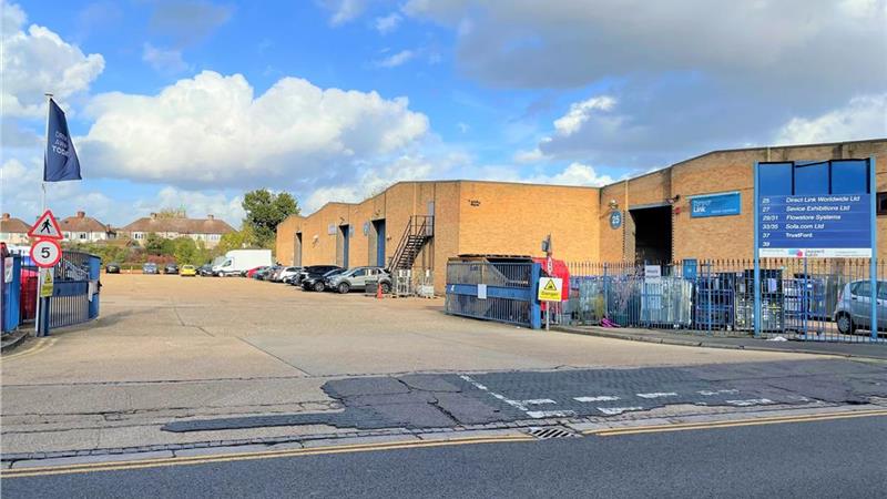 Industrial / Storage Unit To Let in Hayes