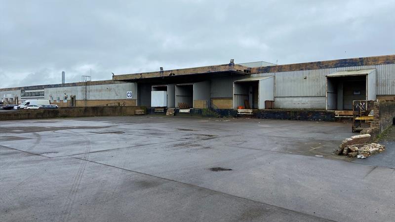 Warehouse With Large Yard Area To Let in Dundonald