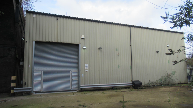 Warehouse With Secure Yard