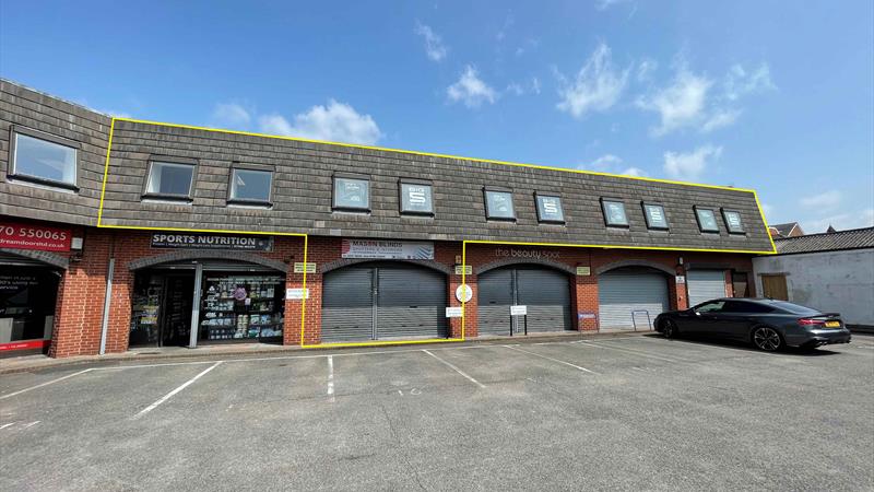 Large Retail / Office Premises To Let in Sandbach