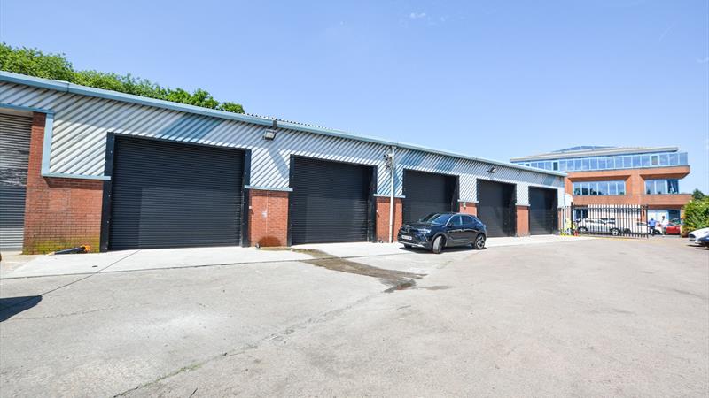 INDUSTRIAL/STORAGE UNITS TO LET