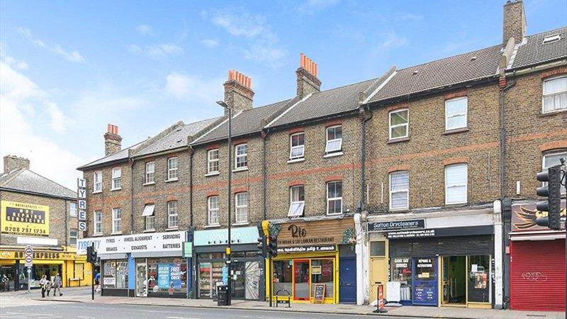 1st & 2nd Floor Flat For Sale in Sutton