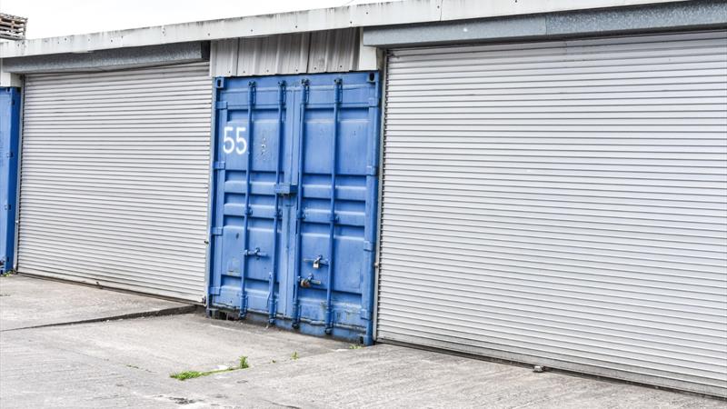 INDUSTRIAL/STORAGE UNITS TO LET 