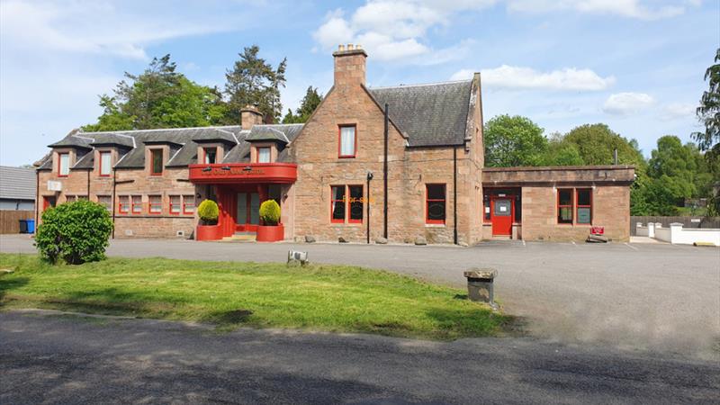 Attractive 8 Bedroom Hotel For Sale in Muir of Ord