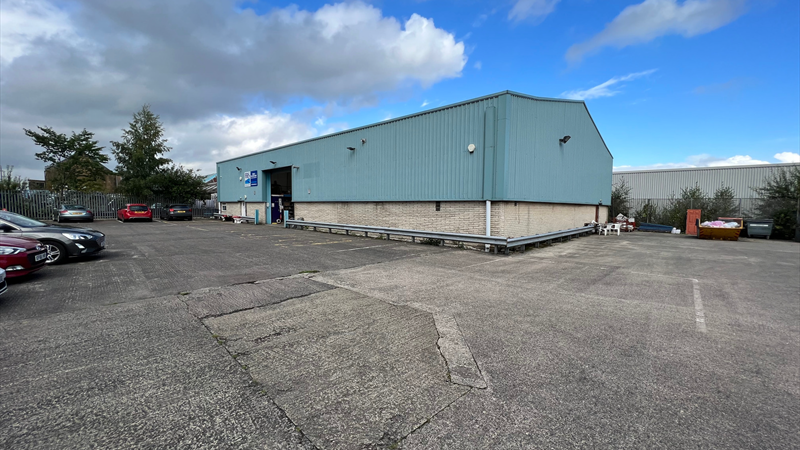 Warehouse With Large Secure Yard To Let in Falkirk