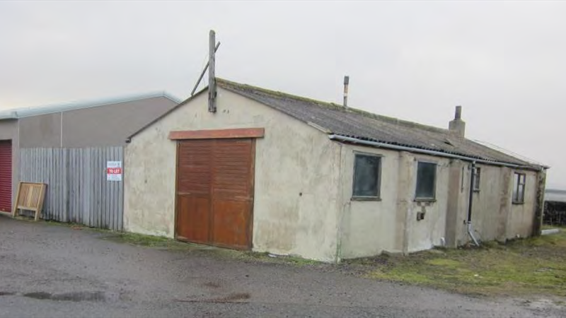 Workshop With Secure Yard To Let in Burghead