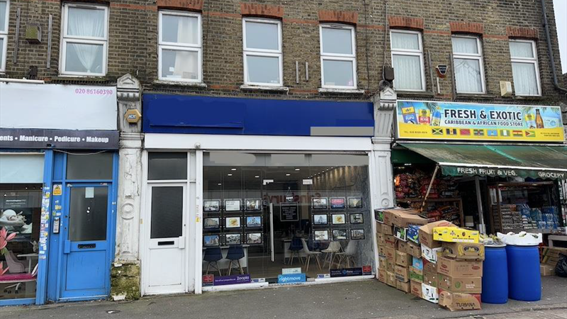 Prominent Retail / Class E Premises To Let in Chadwell Heath
