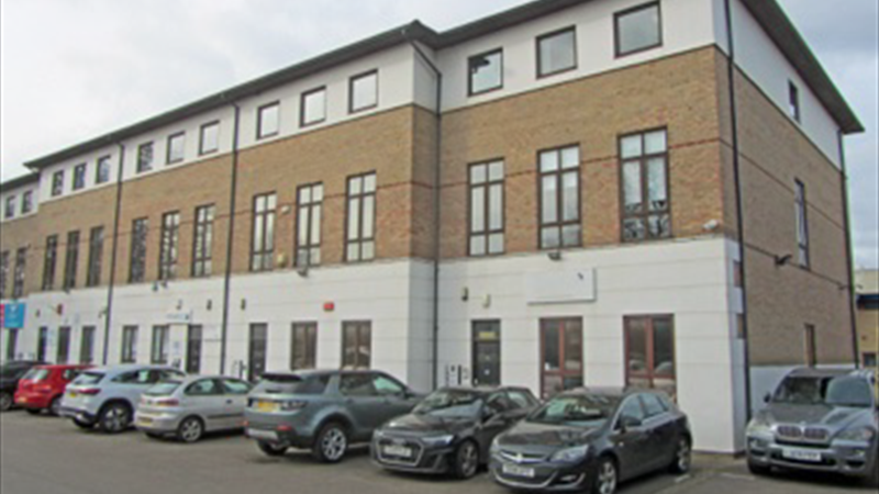 Ground Floor Office Suite With Parking To Let in Crawley