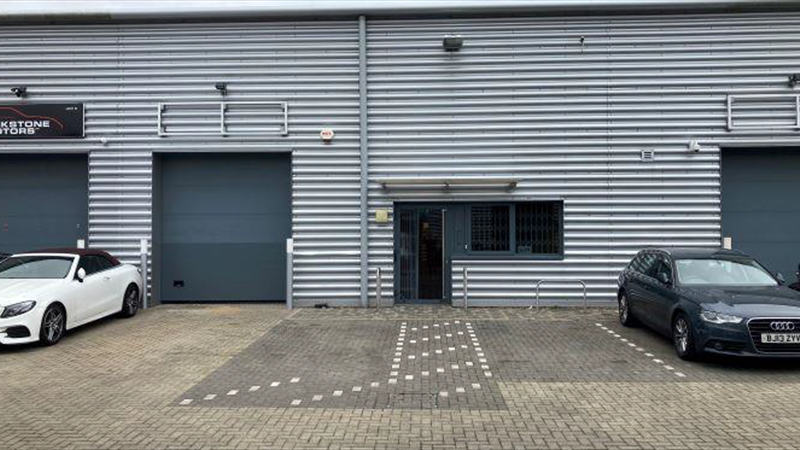 Modern Industrial/Production Unit To Let in Feltham