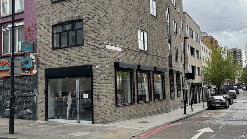 Highly Prominent Corner Retail Unit To Let in Tower Hamlets