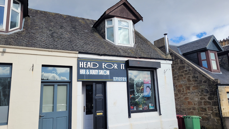 Retail Unit / Hairdressers For Sale in Brightons