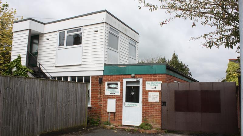 Commercial Premises With Secure Yard