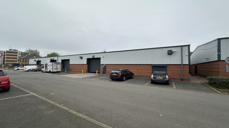 Warehouse In Prominent Location To Let in Tipton