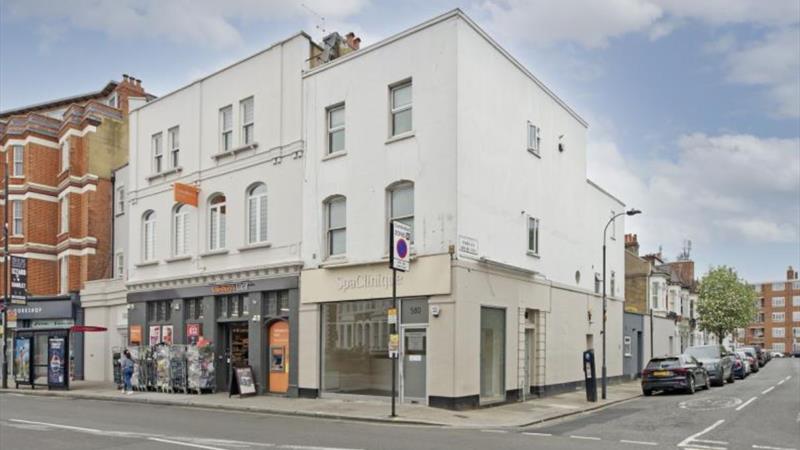Prominent Corner Retail Premises To Let in Hammersmith & Fulham