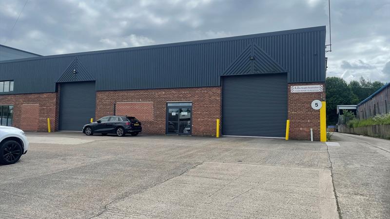 Modern Industrial/Warehouse Unit To Let in Gildersome