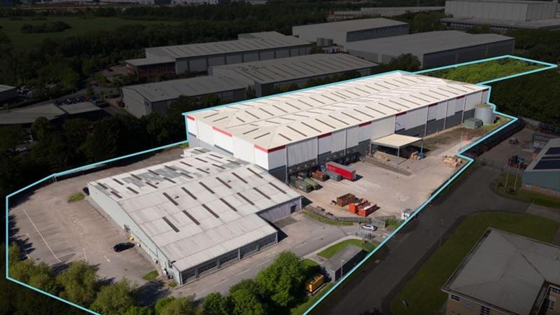 Industrial Unit with Yard and Car Park