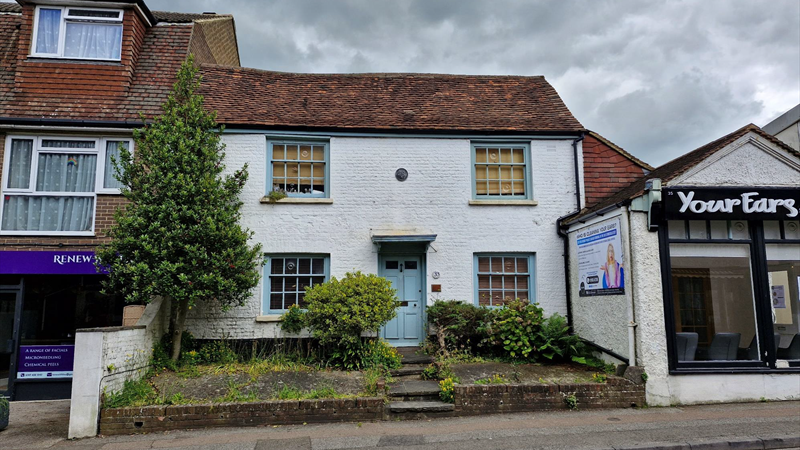 Class ‘E’ / Office Premises To Let in Caterham on the Hill