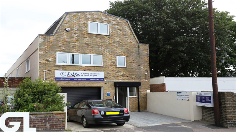 Refurbished Storage Unit / Offices With Parking To Let in South Woodford