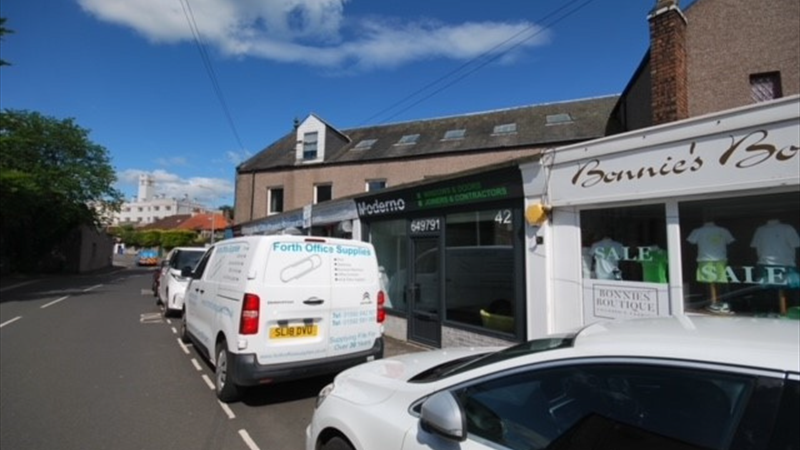 Office With Ground Floor Showroom To Let in Kirkcaldy