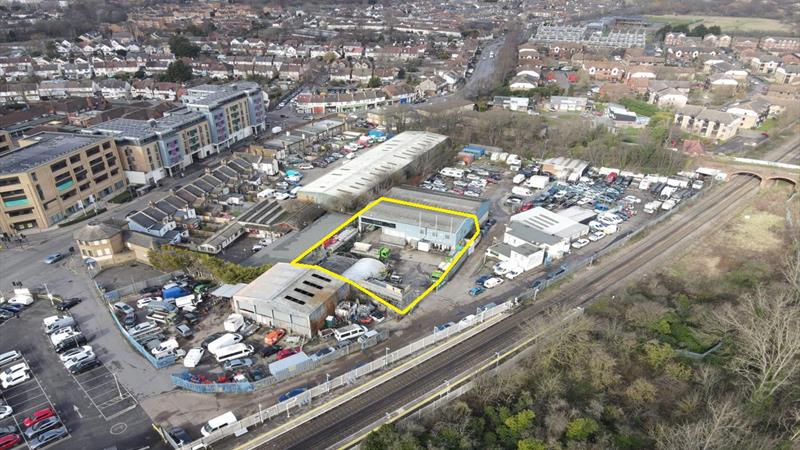 Industrial Space & Yard To Let/For Sale in Hackbridge