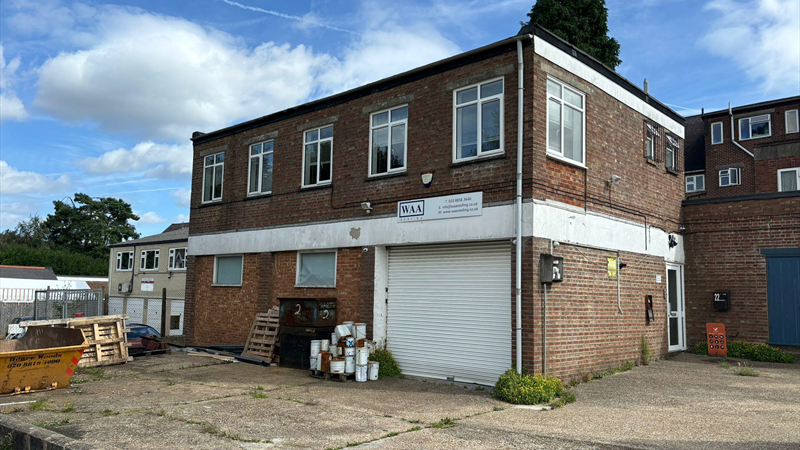 Warehouse / Workshop & Office / Class E For Sale in Caterham on the Hill