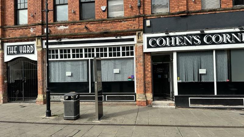 Prominent Bar / Café To Let in Mansfield