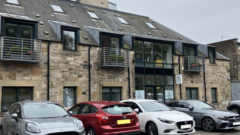 Modern Open Plan 2nd Floor Office To Let in Edinburgh