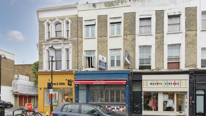 Retail Premises In Prominent Position To Let in Kensington & Chelsea