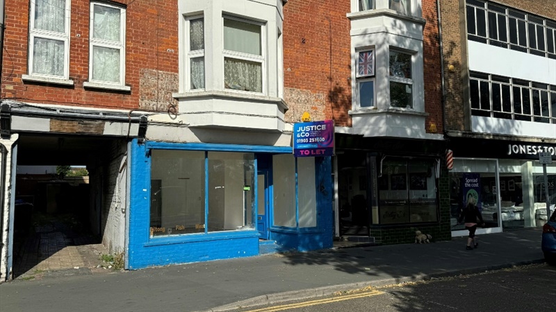 Retail / Office Premises in Worthing To Let