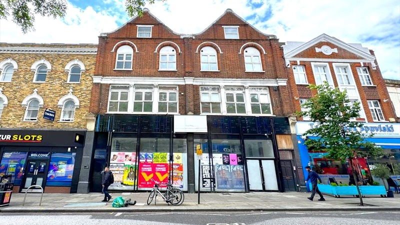 Commercial Premises To Let in Acton