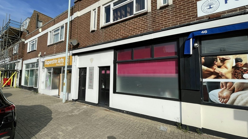 Office / Retail Premises To Let in Worthing