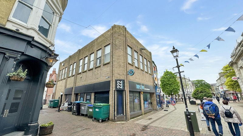 Office In Worthing Town Centre To Let