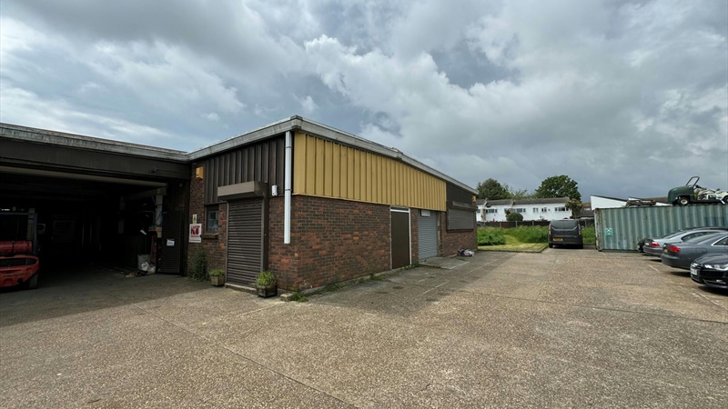 Warehouse / Light Industrial Unit To Let in Bognor Regis