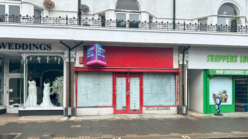 Retail / Leisure / Office Premises in Worthing To Let