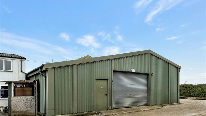 Warehouse / Workshop Unit To Let in Littlehampton